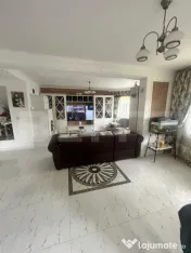 Casa/Vila cu 8 camere, 4 bai - Zarnesti 