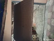 Vând ușă garaj basculanta manual 