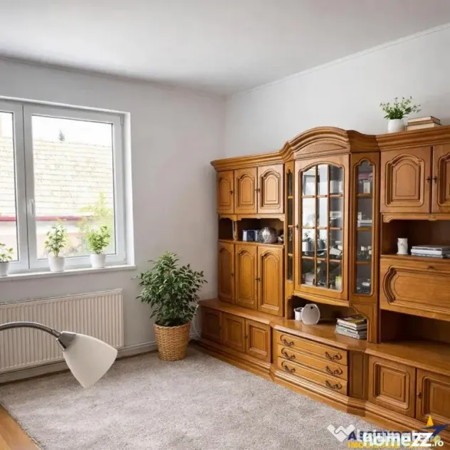 Casa in apreciabil potential,cu terase, curte,gradina echipa