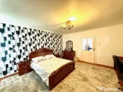 Casă cu 5 camere și un teren de 700 mp 
