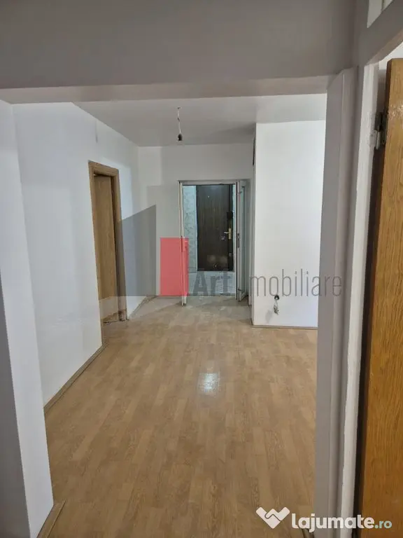 Vanzare apartament 4 camere Lujerului