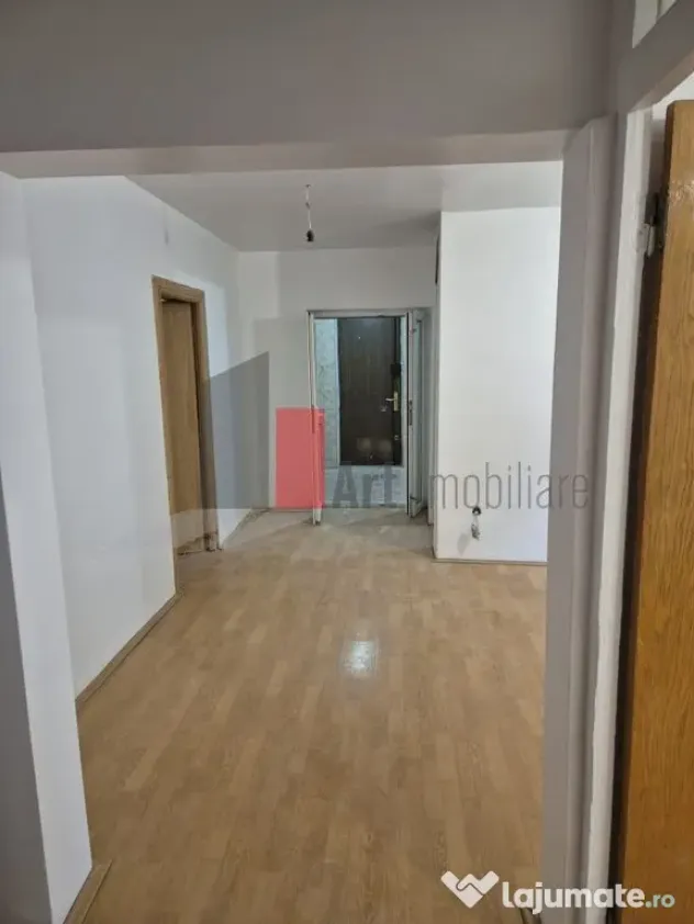 Vanzare apartament 4 camere Lujerului