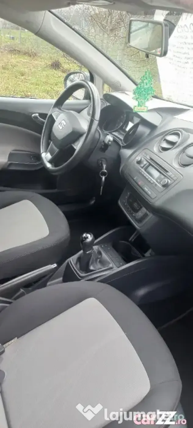 SEAT IBIZA 2015.BENZINA