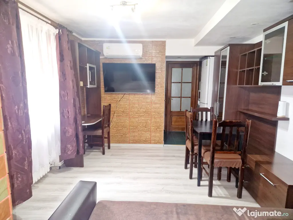 Inchiriez apartament