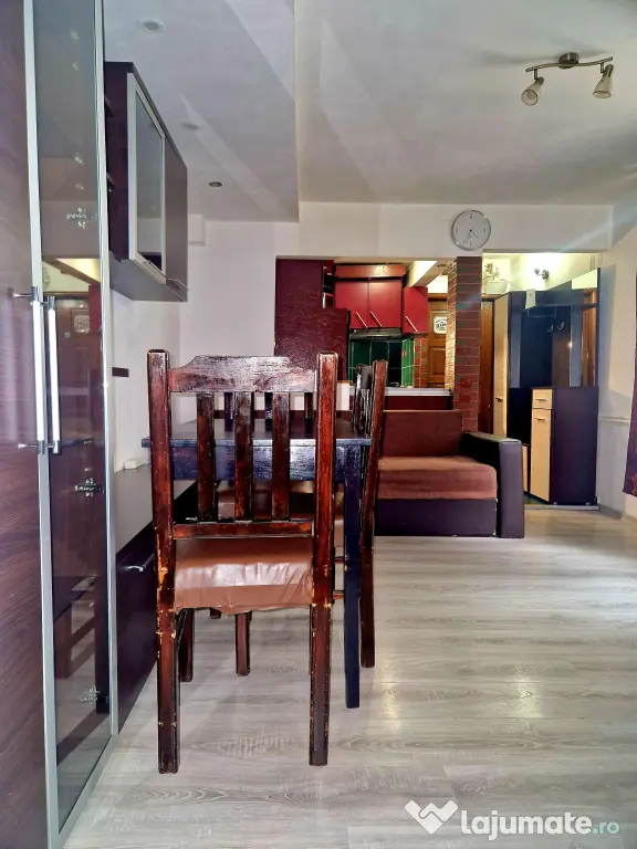 Inchiriez apartament