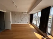 Apartament spatios cu 3 terase 