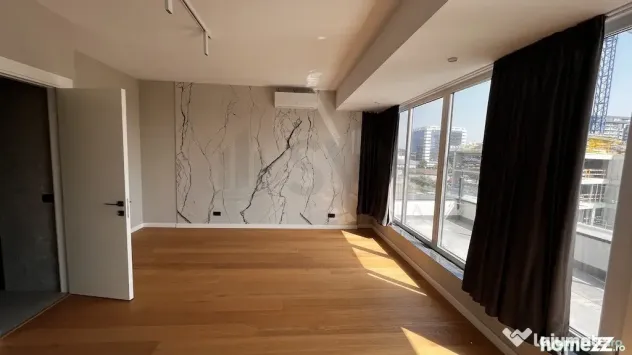 Apartament spatios cu 3 terase