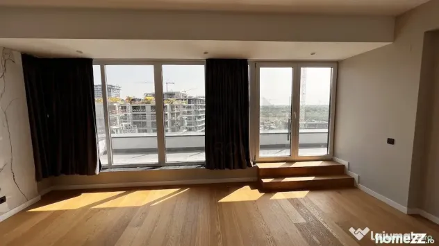 Apartament spatios cu 3 terase