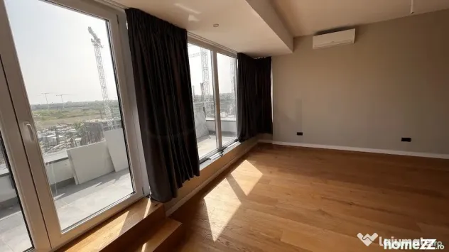 Apartament spatios cu 3 terase