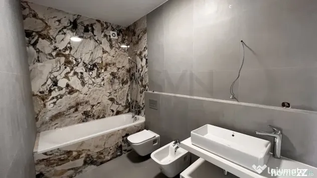 Apartament spatios cu 3 terase