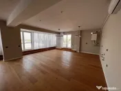 Apartament spatios cu 3 terase 