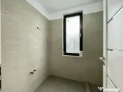 Casa cu 5 camere tip duplex