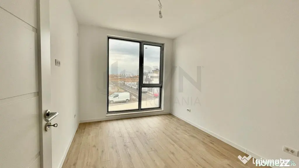 Casa cu 5 camere tip duplex