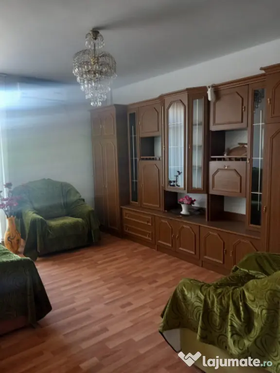 Apartament 3 camere | 75 mp | Piața Victoriei | Etaj 2 | Se