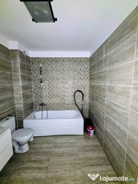Apartament 2 camere, parter, la cheie, Zona Eroilor !