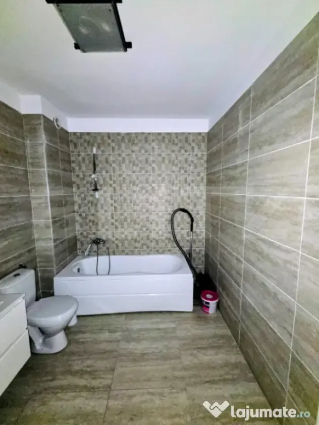 Apartament 2 camere, parter, la cheie, Zona Eroilor !