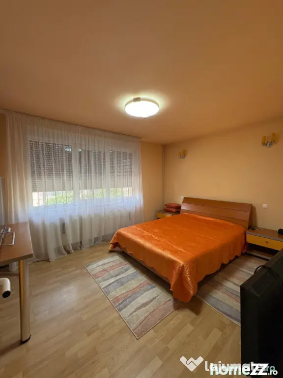 Casă P+1+2+M, 360 mp, 7 camere, 4 băi, granit interior/ext - Baia Mare (Maramures)