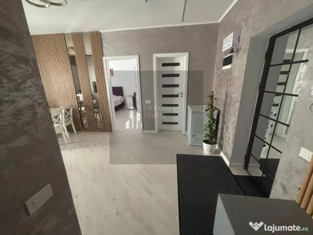 Apartament 3 camere decomandat + parcare Grand Kristal Re...