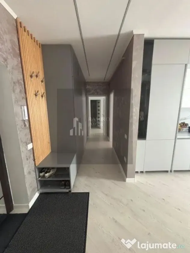 Apartament 3 camere decomandat + parcare Grand Kristal Re...