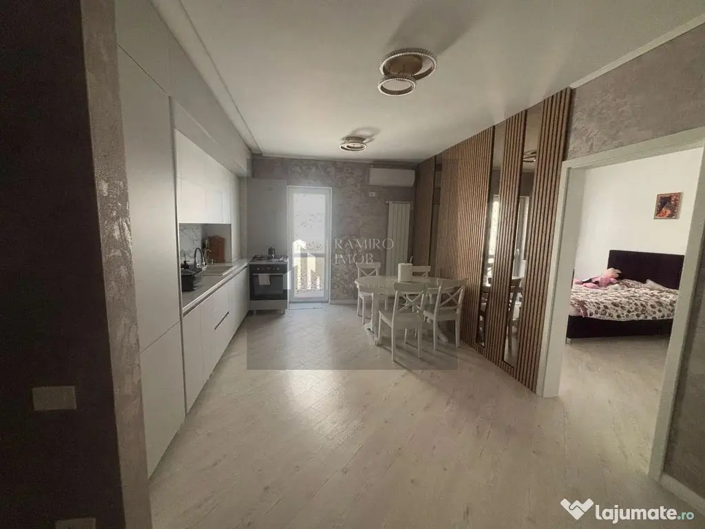 Apartament 3 camere decomandat + parcare Grand Kristal Re...