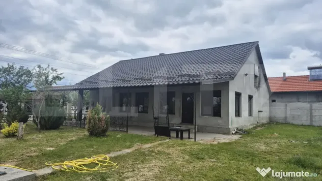 Casa de vanzare, 120 mp, teren 2918 mp, in Doba