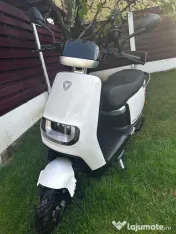 Scuter electric YADEA E8S 
