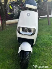 Scuter electric YADEA E8S 