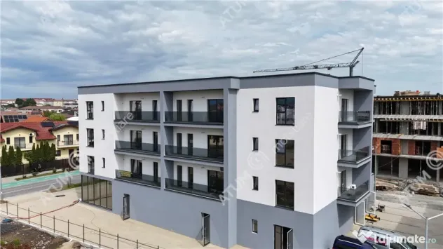 Apartament 3 camere 2 bai si balcon la etajul 1 in Selimbar