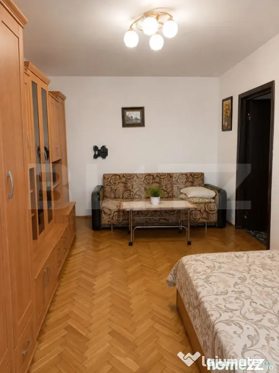 Apartament cu 3 camere, 75 mp, zona Complexul Studențesc