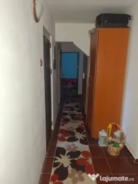 Apartament de vânzare, 3 camere(70 m2), etajul 4 din 4, decomandat, în Oltenița, 
