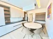 Apartament 5 camere I 241 mp utili I 2 locuri de parcare ...