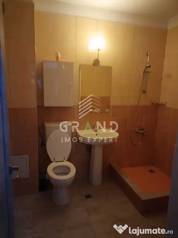 Apartament 2 camere de vanzare , zona Florilor, Floresti.