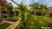 Două Case, O Singură Proprietate – 688 mp Teren