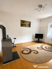 Două Case, O Singură Proprietate – 688 mp Teren