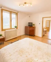 Două Case, O Singură Proprietate – 688 mp Teren
