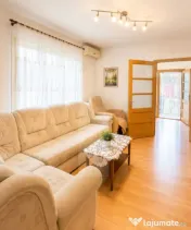 Două Case, O Singură Proprietate – 688 mp Teren