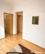 Două Case, O Singură Proprietate – 688 mp Teren