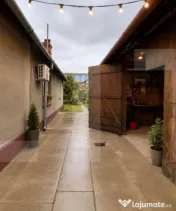 Două Case, O Singură Proprietate – 688 mp Teren