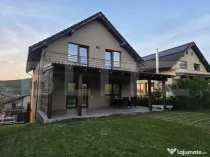Casa 5 camere, 170 mp utili, zona Corunca