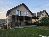 Casa 5 camere, 170 mp utili, zona Corunca