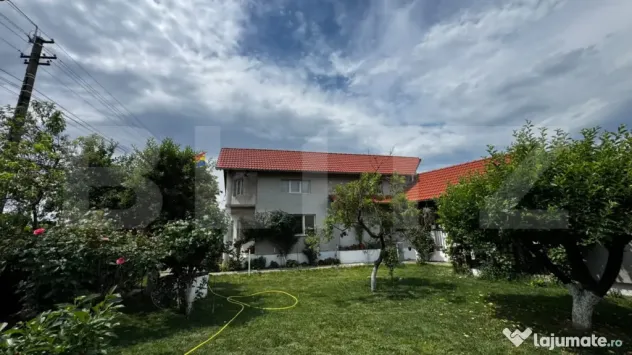 Casă spațioasă cu 4 camere, 150 mp, pivniță și teren d
