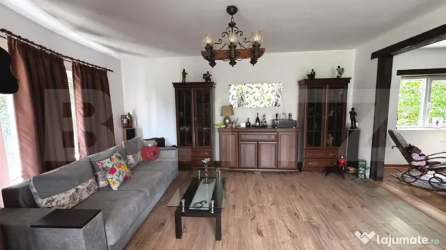 Casă spațioasă cu 4 camere, 150 mp, pivniță și teren d
