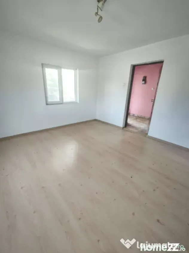 Casa + teren 900 mp, 20 ml deschidere la E85, zona Danila, S