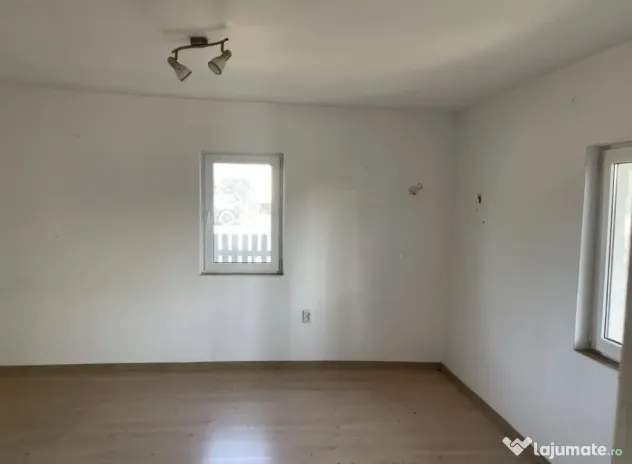 Casa + teren 900 mp, 20 ml deschidere la E85, zona Danila, S