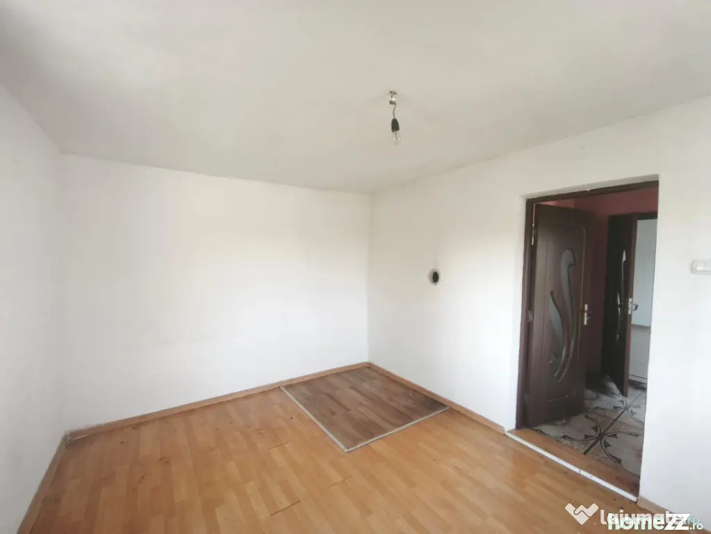 Casa + teren 900 mp, 20 ml deschidere la E85, zona Danila, S