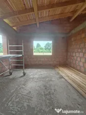 Casă la roșu, parter 130 mp + 1000 mp teren – Săcălă? 