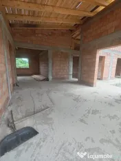 Casă la roșu, parter 130 mp + 1000 mp teren – Săcălă? 