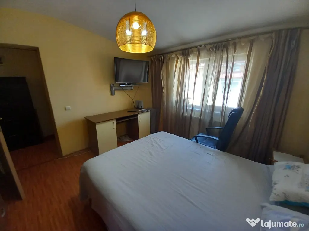Inchiriez apartament 2 camere decomandat parcare terasa str. Aviator Mihai Berbecariu