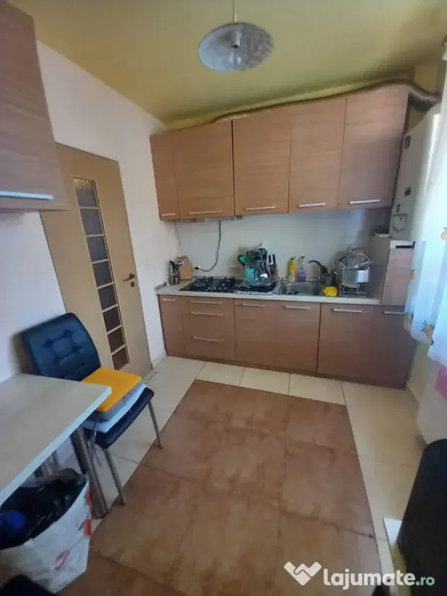 Inchiriez apartament 2 camere decomandat parcare terasa str. Aviator Mihai Berbecariu