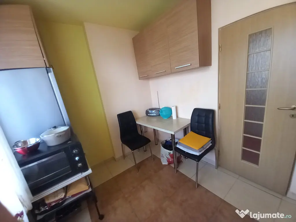 Inchiriez apartament 2 camere decomandat parcare terasa str. Aviator Mihai Berbecariu
